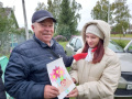Волонтёры приюта поздравляют пожилых жителей села